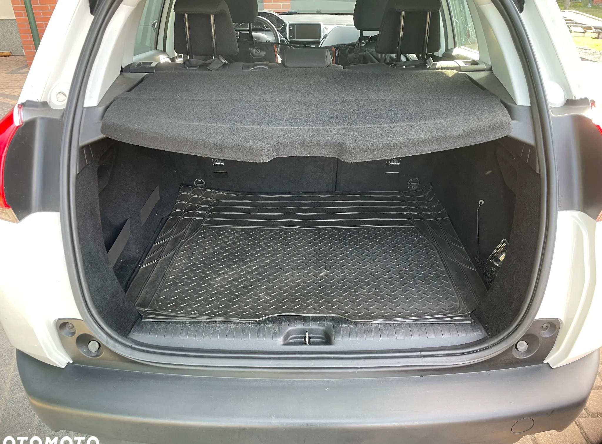 Peugeot 2008 cena 32900 przebieg: 196683, rok produkcji 2016 z Gniezno małe 29